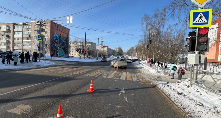 Первоклассника сбила машина прямо у школы в Нововятском районе Кирова 