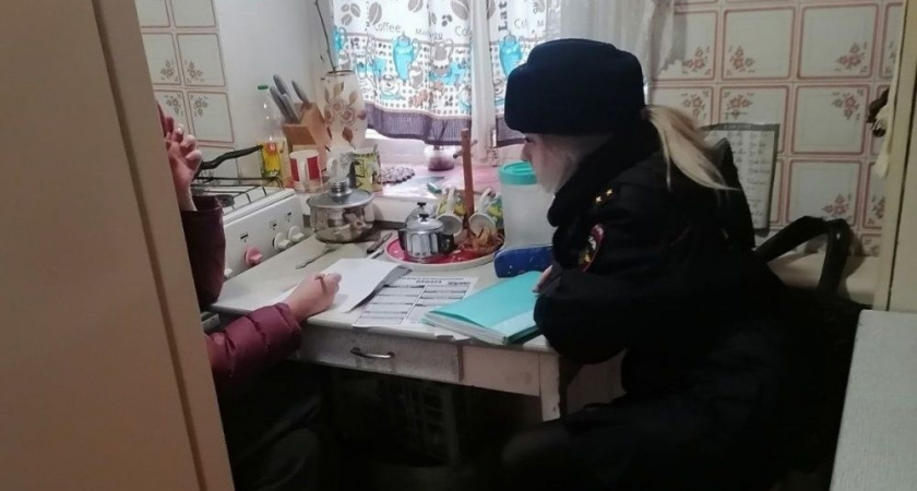 В Кирове нерадивого отца лишили ребенка за регулярные издевательства над ним