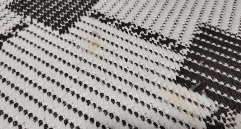 Ковер становится таким чистым, что жалко наступать: вся грязь уходит за несколько минут - поможет всего одна мелочь