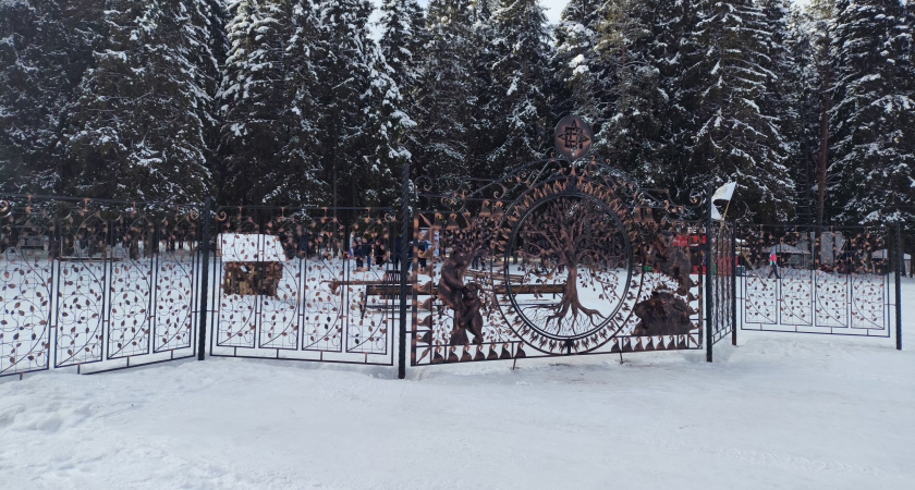 В пригороде Кирова демонтировали арт-объект, прозванный телеведущим "окном в ад"
