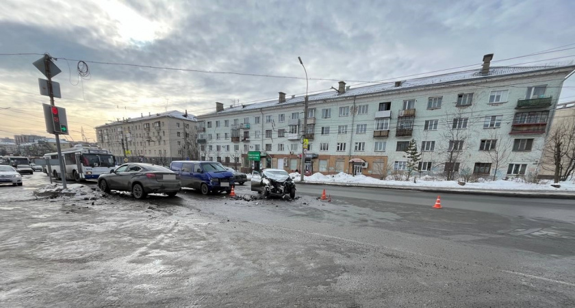 Стали известны детали тройной аварии с пятью пострадавшими в Кирове