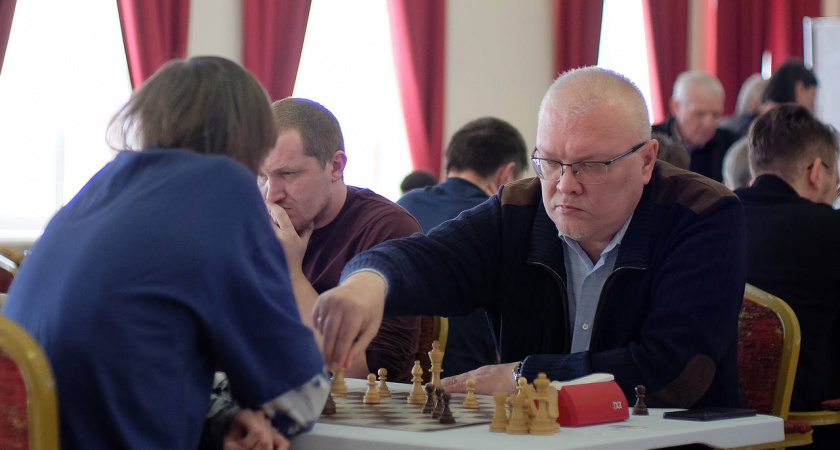 Александр Соколов сел за шахматный стол