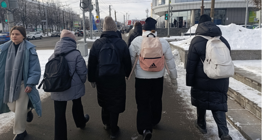 Школьники и родители схватились за сердце: Министерство образования выложило новое расписание каникул