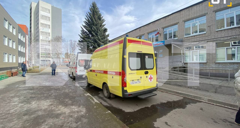 В Нижнем Новгороде подросток с ножом напал на сверстников во время урока