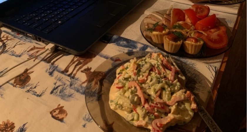 Майонез не нужен - раскрыт рецепт идеальной заправки для салатов: добавляю даже в "Оливье" и "Крабовый"