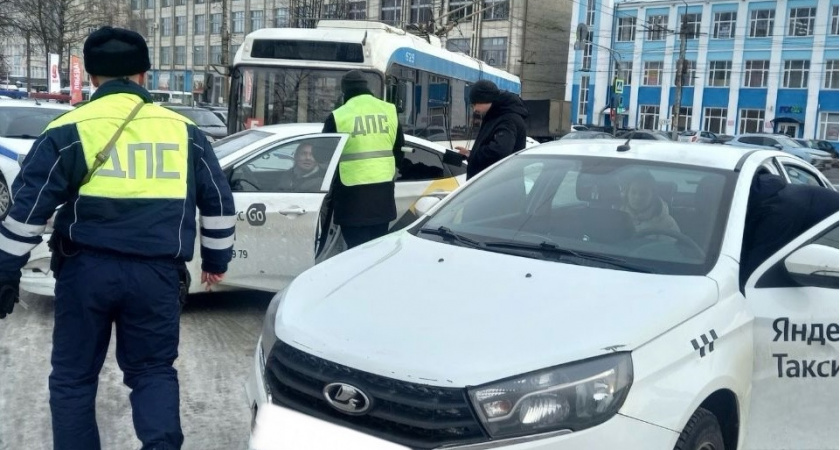 Каждый второй таксист в Кирове нарушает закон, рискуя безопасностью пассажиров