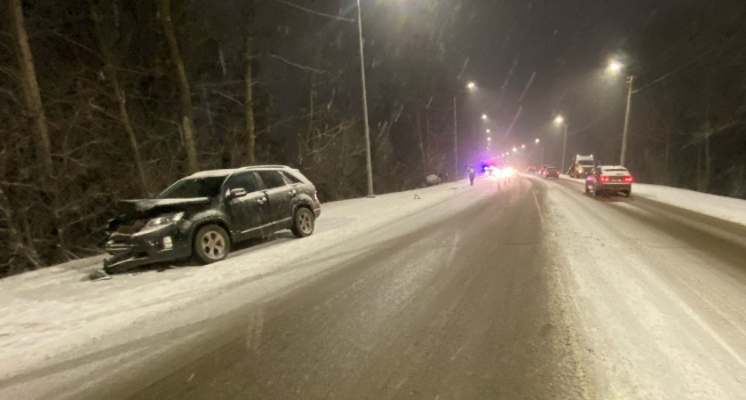 В Кирове две иномарки сошлись в жестком столкновении на Слободском тракте