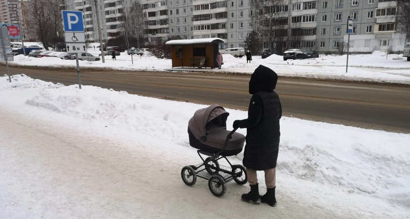 В Омутнинске 19-летняя мать обманула государство на сотни тысяч рублей