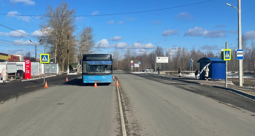 В Кирове 18-летняя девушка попала под колеса автобуса на пешеходном переходе