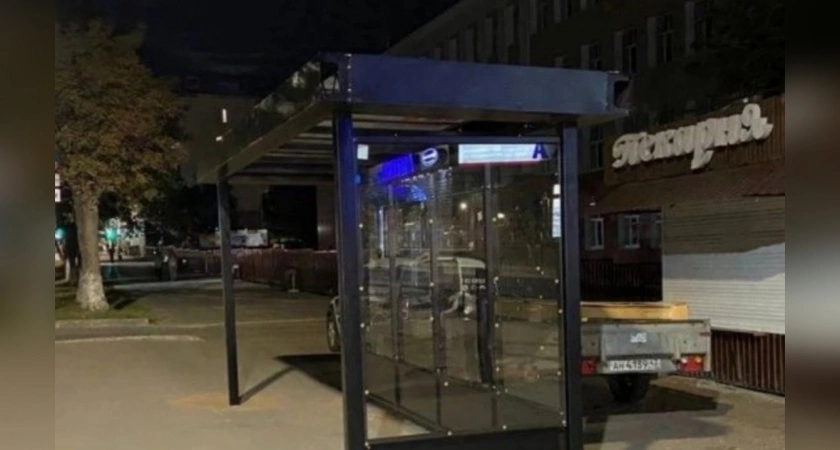 Фото к статье: Лампы есть, а света нет: почему на новых остановках в Кирове уже полгода нет освещения?