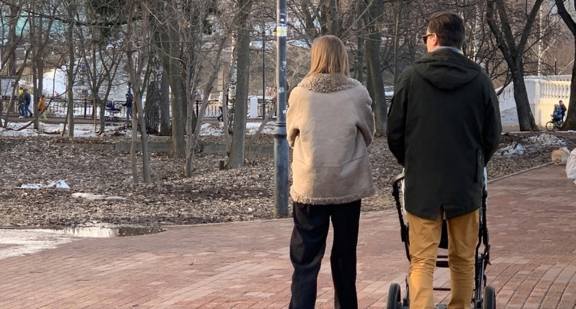 Кировчане разошлись во мнениях, в каком возрасте следует рожать первенца