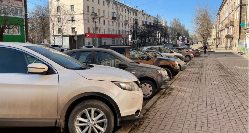 Власти поселения в Кировской области хотят купить внедорожник за 1,9 млн рублей