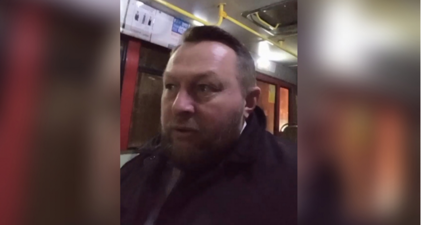  Сити-менеджер Кирова проверил работу общественного транспорта после поручения Соколова