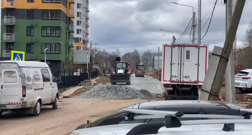 Власти Кирова пообещали завершить ремонт дороги по улице Рудницкого до 11 мая