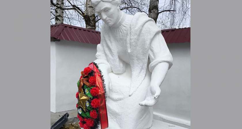 К юбилею Победы в Кировской области отремонтировали уникальный памятник "Скорбящая мать"