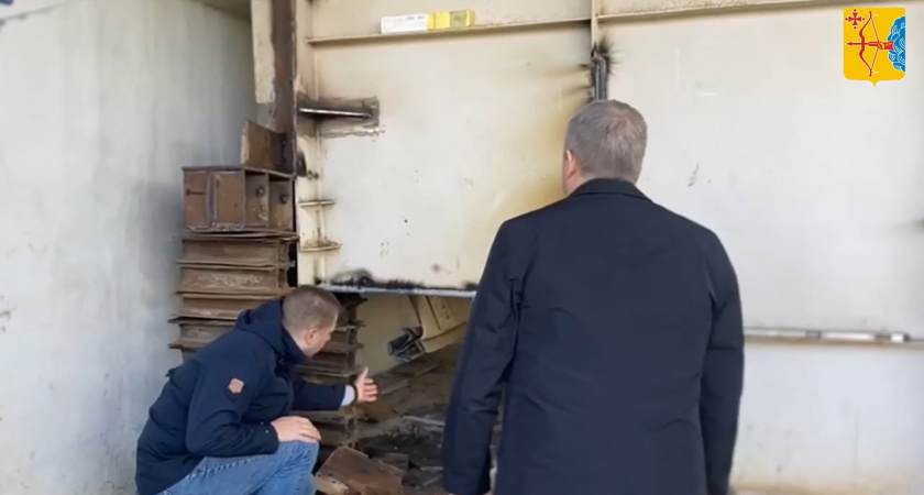 На трассе в Котельничском районе подняли и выровняли мост через реку Молому