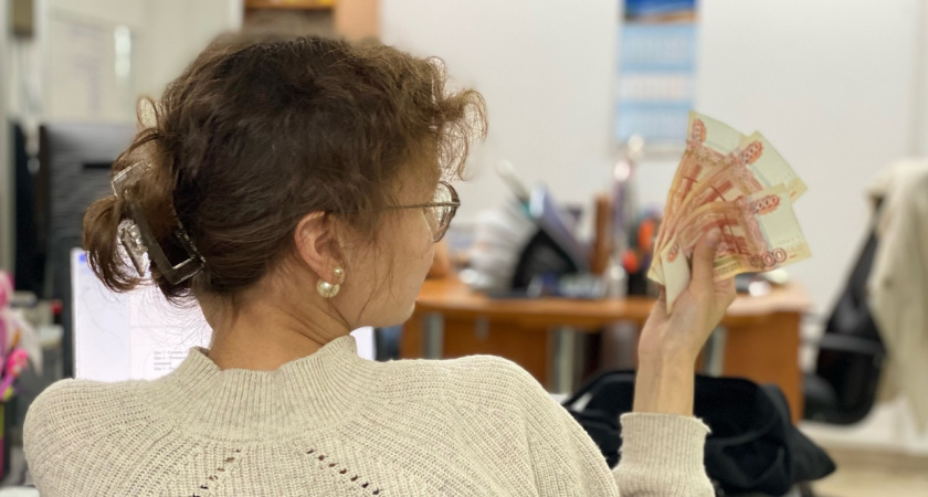 Касается всех, кто хранит дома купюры 5 000 рублей - важное нововведение в мае