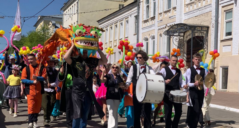 В Кирове состоялась красочная ярмарка "Созвездие ремесел"