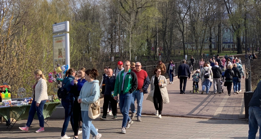 "Почти как на Новый год": в июне россияне отдохнут целых 11 дней — длинные выходные и сокращенная рабочая неделя уже на пороге