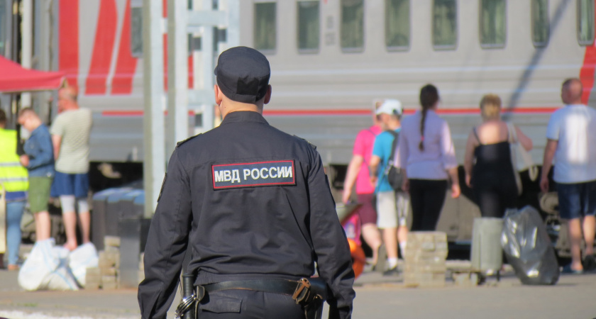 В Кировской области будут судить мужчину, устроившего пьяный разбой в поезде