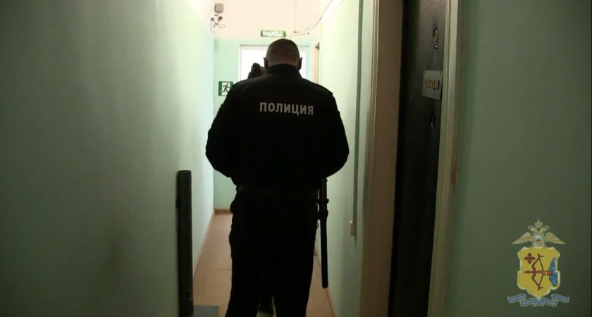 Молодая белохолуничанка получила срок за кражу лодочного мотора и бензопилы