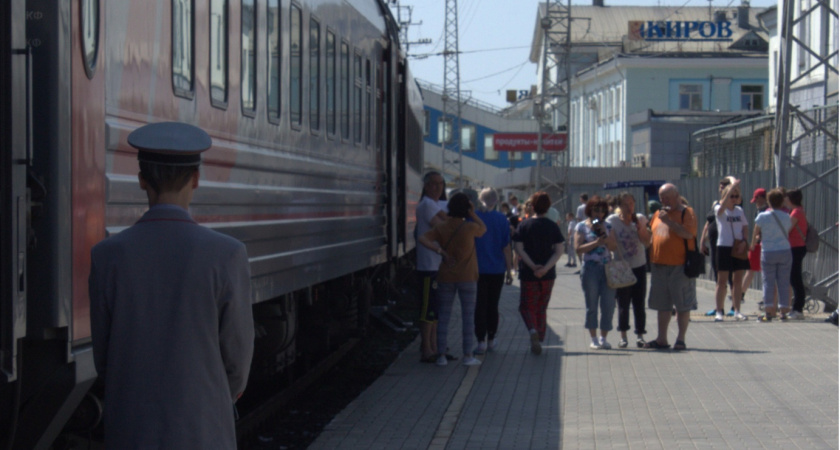 Люди в ярости сдают билеты - в поезде теперь полностью запрещено - как этим летом 2025 будут ездить пассажиры РЖД