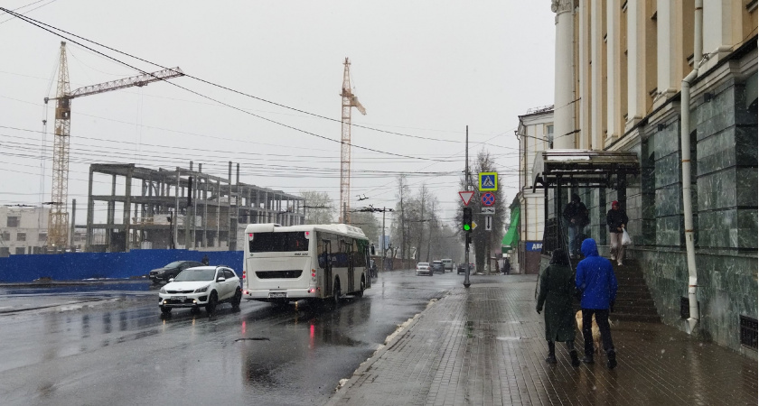 Приближается самый холодный день: синоптики обещают - ливни и заморозки обрушатся на россиян с 31 мая