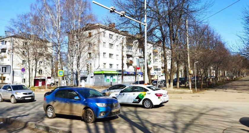 С 1 июня выехавшим за город на авто будут сразу аннулировать права: водителей готовят к новым изменениям