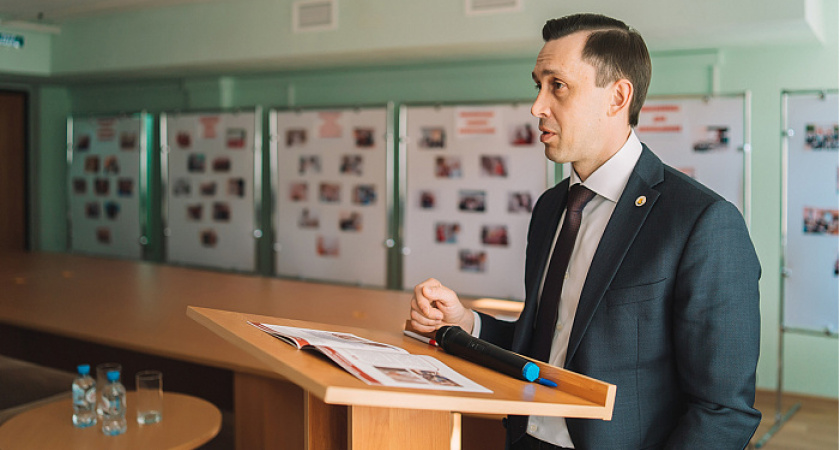 Владимир Путин наградил кировского чиновника Дмитрия Курдюмова орденом Пирогова