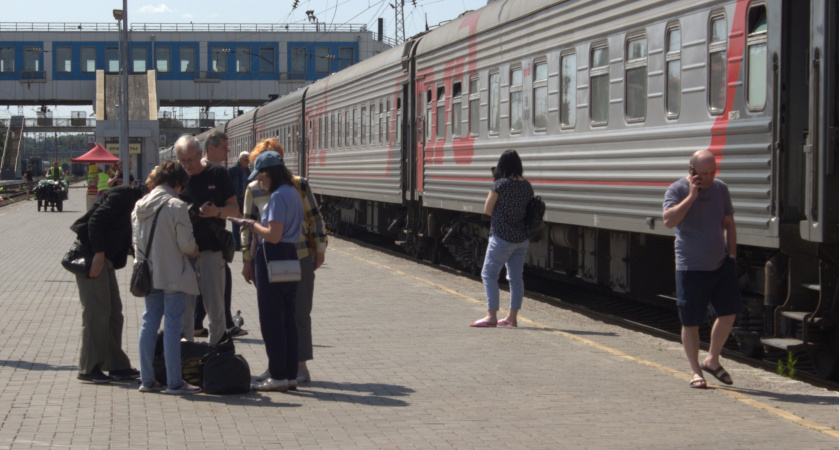 Выбросят из вагона вместе с чемоданами: в РЖД ужесточили правила - не поможет даже дорогущий билет в СВ