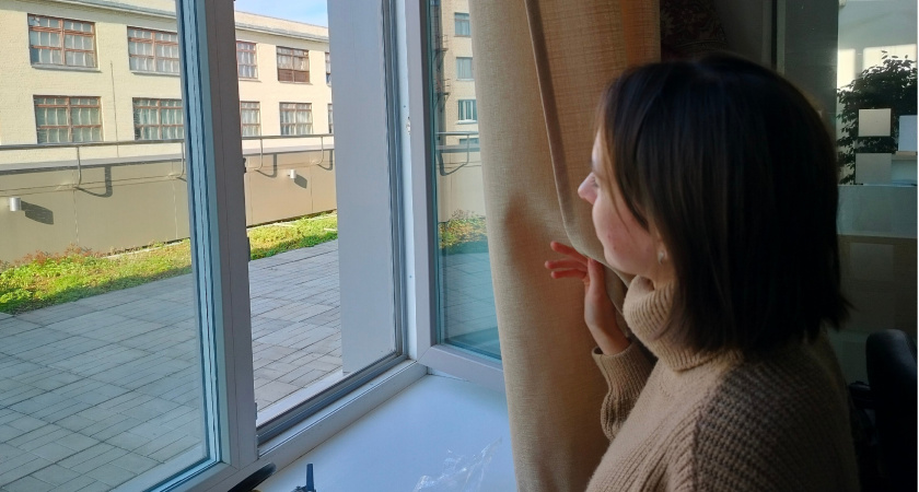 Нужно ли закрывать окно, когда работает кондиционер – запомните раз и навсегда