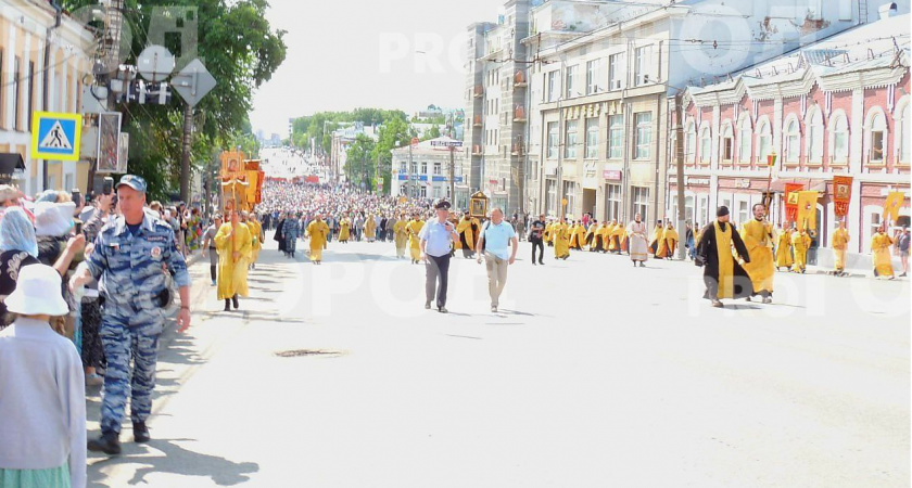 Великорецкий крестный ход прошел по Кирову: фоторепортаж с места событий