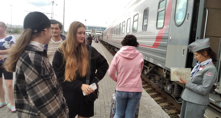 Люди в гневе сдают свои билеты - в поезде теперь полностью запрещено - как этим летом будут ездить пассажиры РЖД