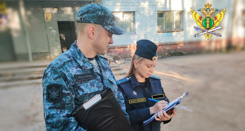 Молодая кировчанка вернула двум детям многотысячный долг и забрала их из детдома