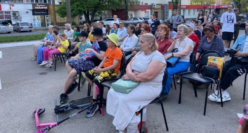 В Кирове начались кинопоказы под открытым небом