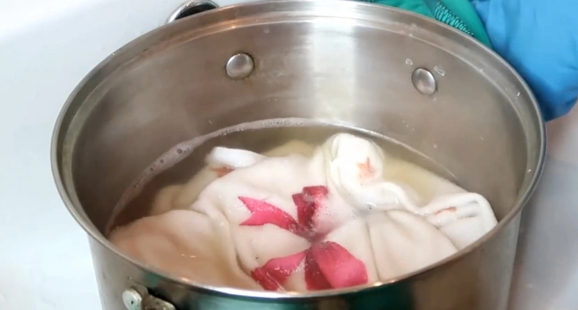 Больше не вывариваю старые полотенца: кидаю 2 ложки на таз - станут как новые