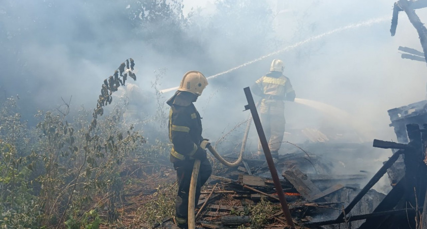 Восемь пожаров и три ДТП произошли в Кировской области 11 июня