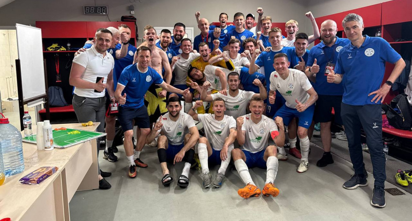 Футболисты кировского "Динамо" заработали второе за год повышение в классе