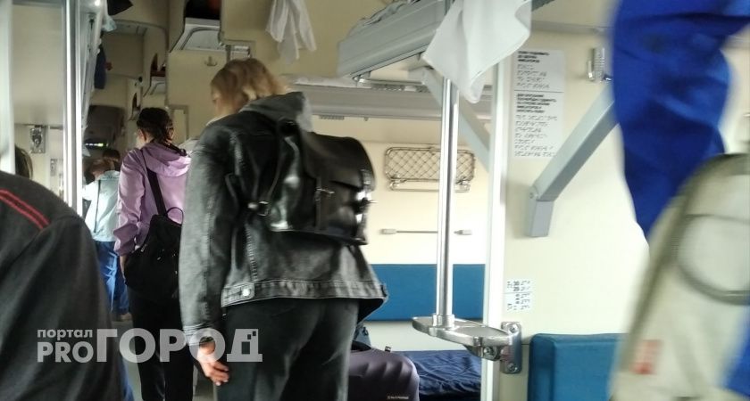 Борьба за нижние полки в поезде продолжается: мамочки придумали хитрый способ заставить пассажира уступить полку снизу - не ведитесь