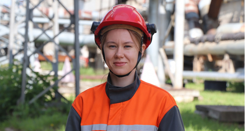 "И посмеяться, и попросить о помощи всегда можно": инженер электротехнической лаборатории электроцеха о работе на Кировской ТЭЦ-4