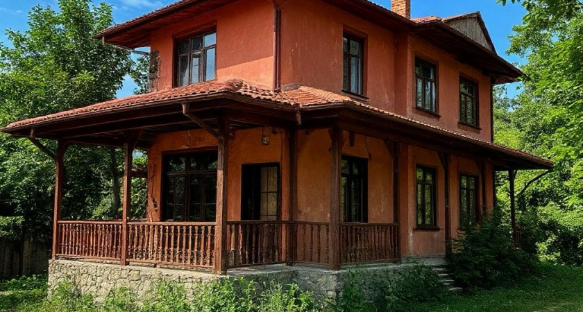 Купили дом мечты в Абхазии, отремонтировали, а через год сбежали, оставив почти все имущество - вот в чем причина