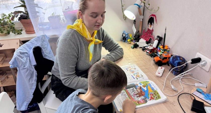 Больше 6,5 тысяч семей в Кировской области воспользовались услугами социальных нянь за год