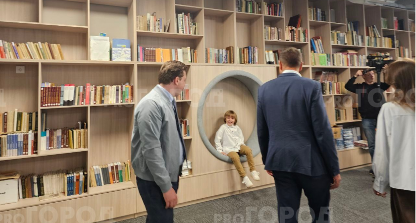 Актовый зал в виде кинотеатра и парты-трансформеры: чем удивит новая школа в Шевелях? 