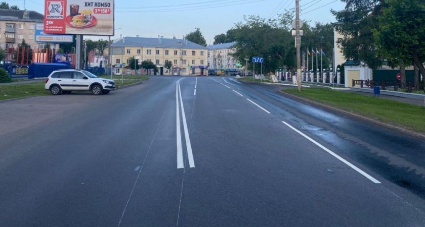 В Кирове на Хлебозаводском проезде обновили дорожную разметку