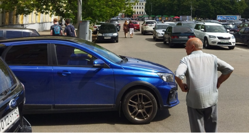 В ГАИ наконец поставили жирную точку: до какого возраста можно водить машину - пенсионерам назвали действующие ограничения