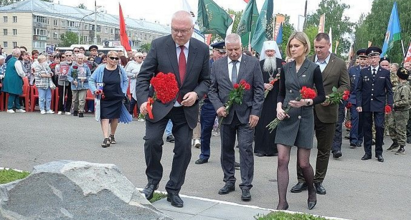 В Кирове почтили память героев Отечества открытием закладного камня