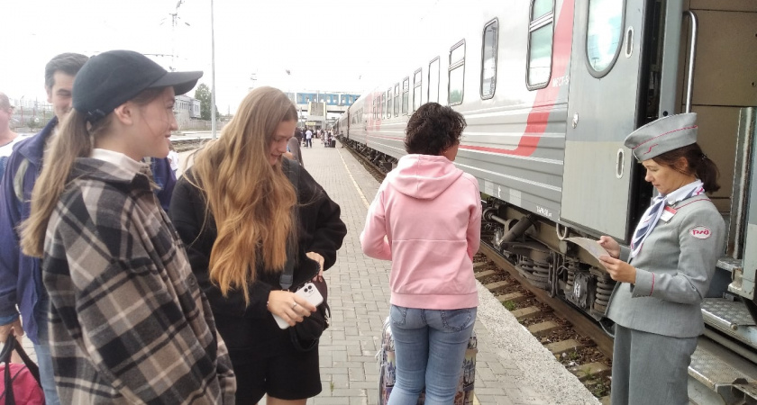 Теперь для них в 2 раза дешевле: РЖД ввело 50% скидки – кто получит