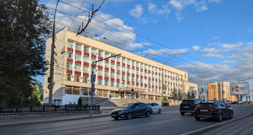 Сотрудница мэрии Кирова подозрительным образом заработала 5,1 миллиона рублей