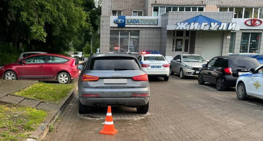 В Кирове два пешехода пострадали, попав под колеса иномарки на улице Кольцова