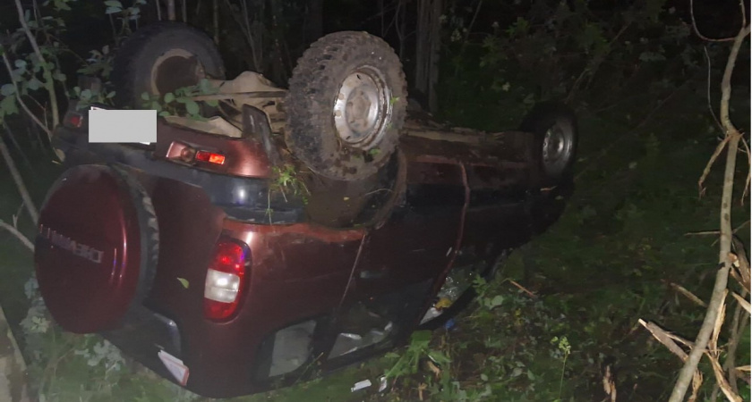 Под Арбажем пьяный гонщик опрокинул внедорожник и покалечил пассажирку